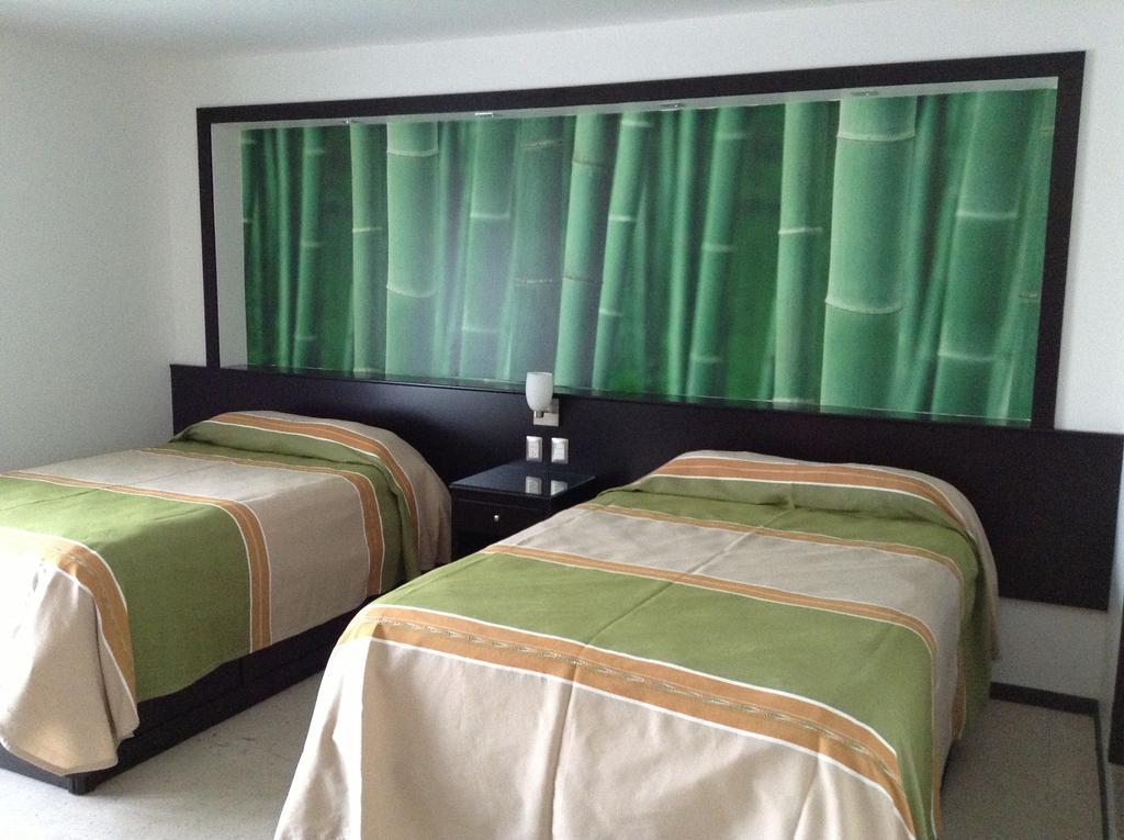 Los Faroles Hotel Uruapan (Michoacan) Bilik gambar