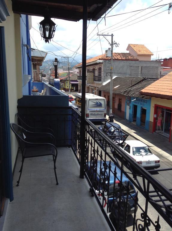 Los Faroles Hotel Uruapan (Michoacan) Bilik gambar