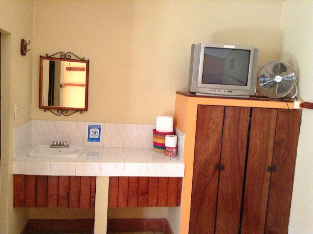 Los Faroles Hotel Uruapan (Michoacan) Bilik gambar