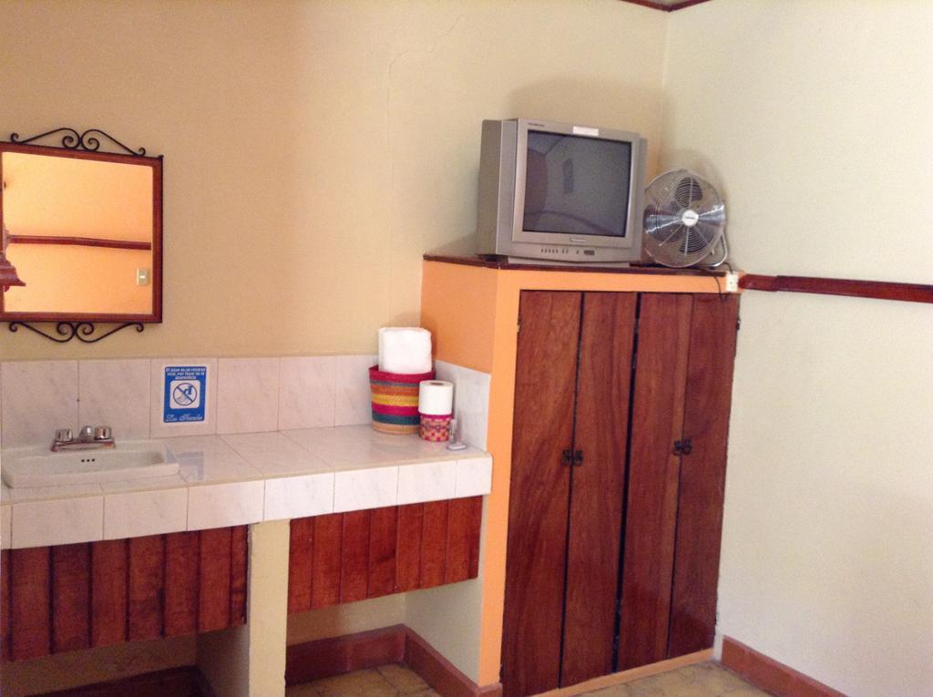Los Faroles Hotel Uruapan (Michoacan) Bilik gambar